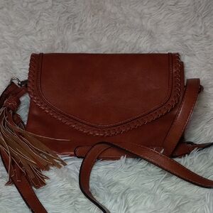 Chic Tan Leather Crossbody Bag with Tassel